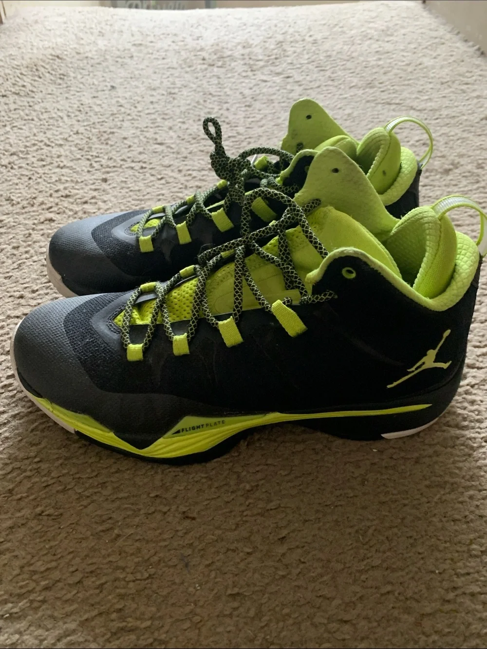 Jordan Super.Fly 2 Men’s Black and Volt High-Top Basketball Shoes